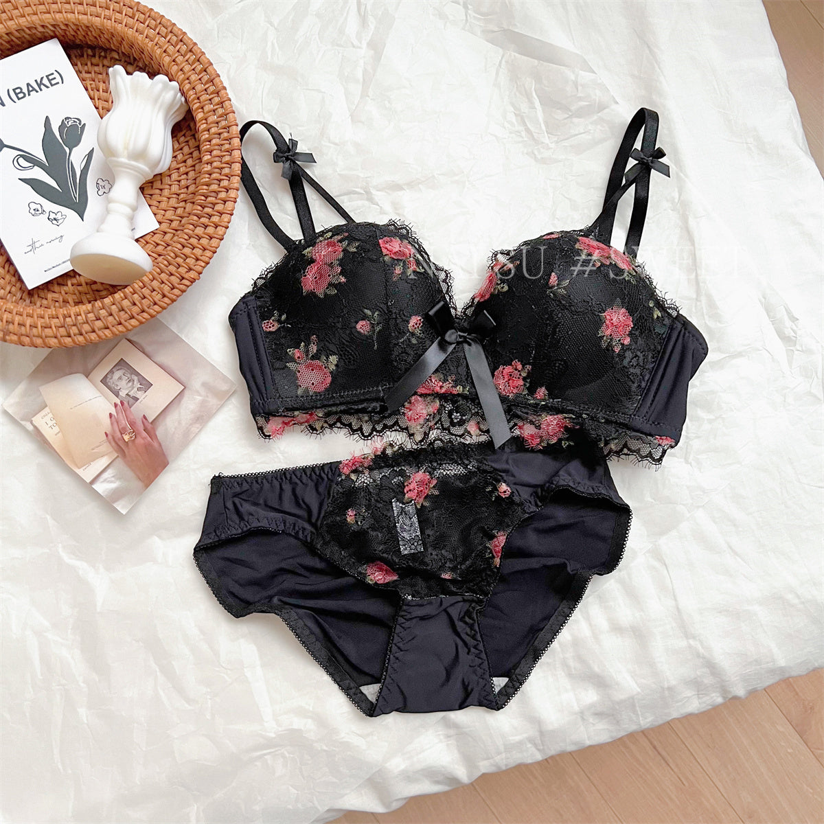 Underbody tapering and adjustable bra without underbody